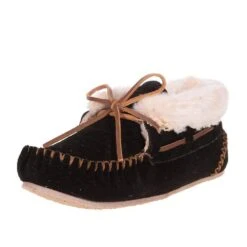 Minnetonka Women's Chrissy Black Suede Slipper